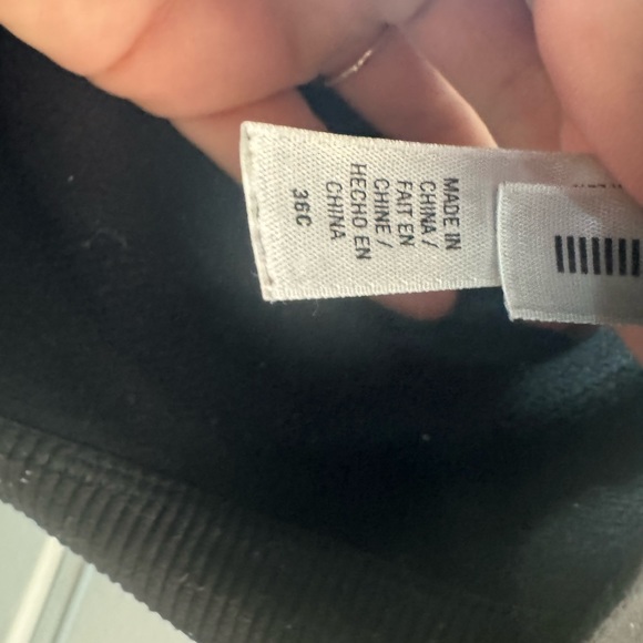 Victoria’s Secret front zip sport bra-36C - Picture 3 of 3